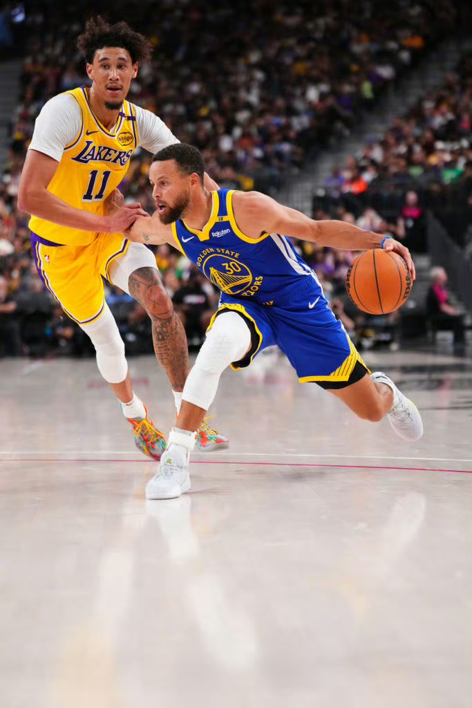 马刺险胜鹈鹕,库里刷新纪录 马刺险胜鹈鹕,库里刷新纪录