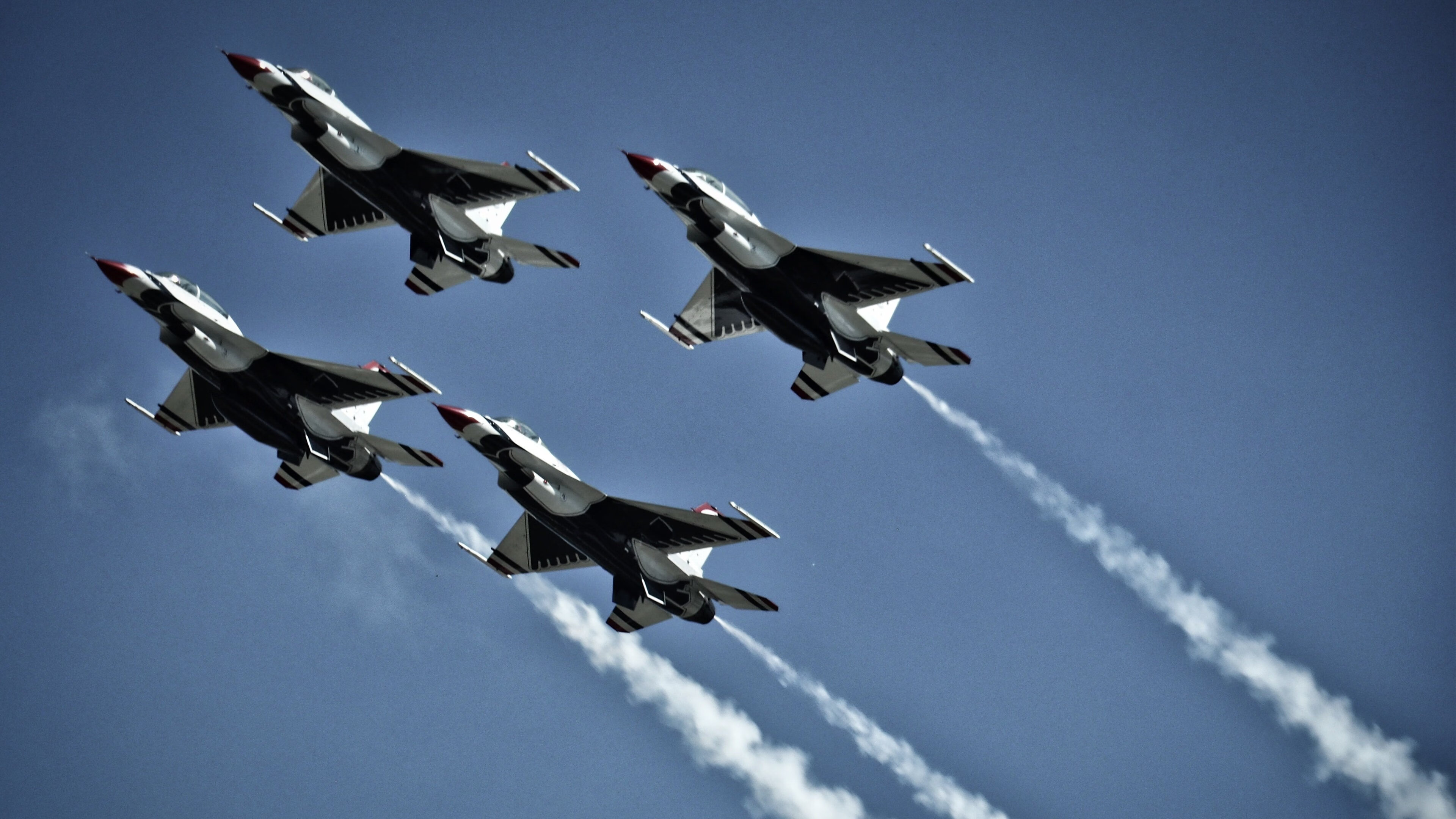 焦点对决，当欧冠坚韧遇上篮球风暴—剖析篮网如何一波流击溃雄鹿