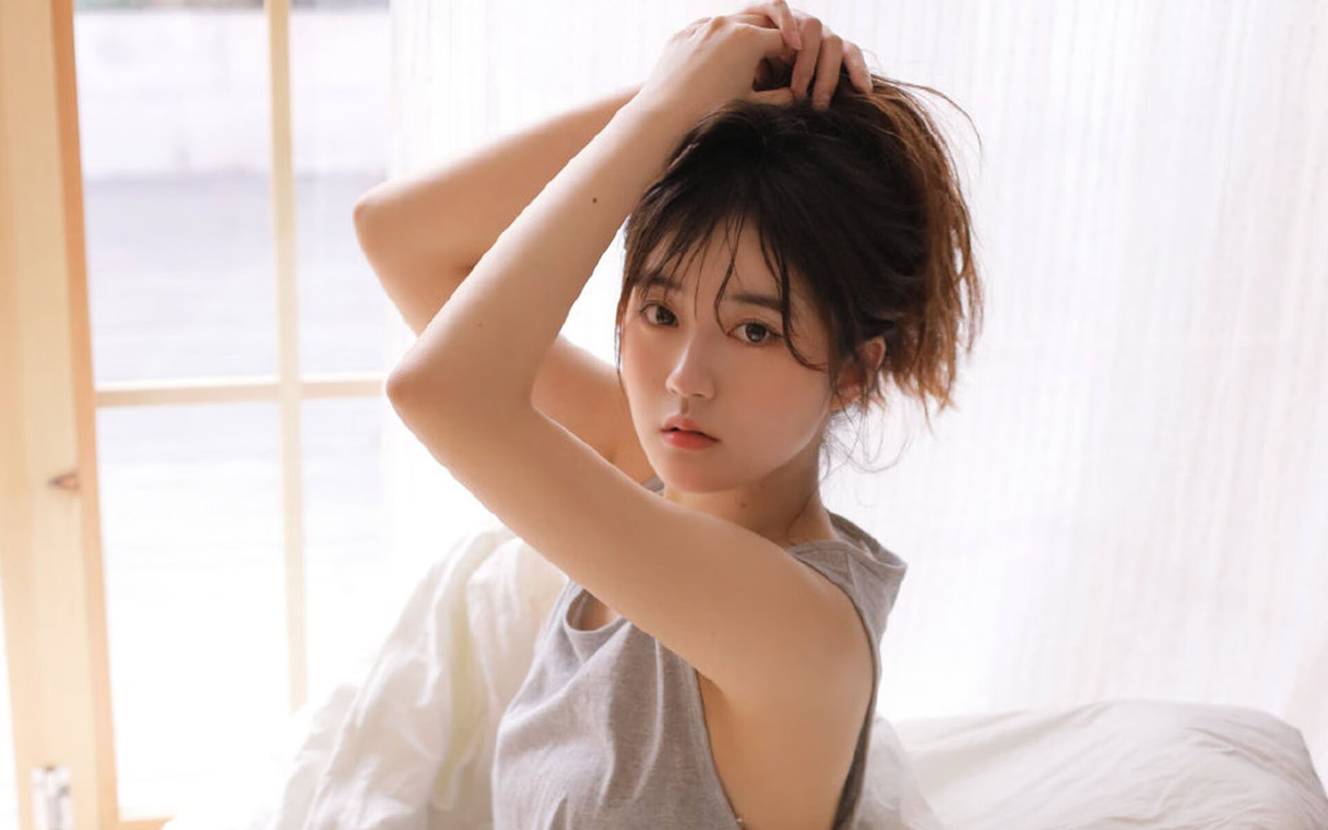 极速与鏖战，赛道与球场的双线争锋